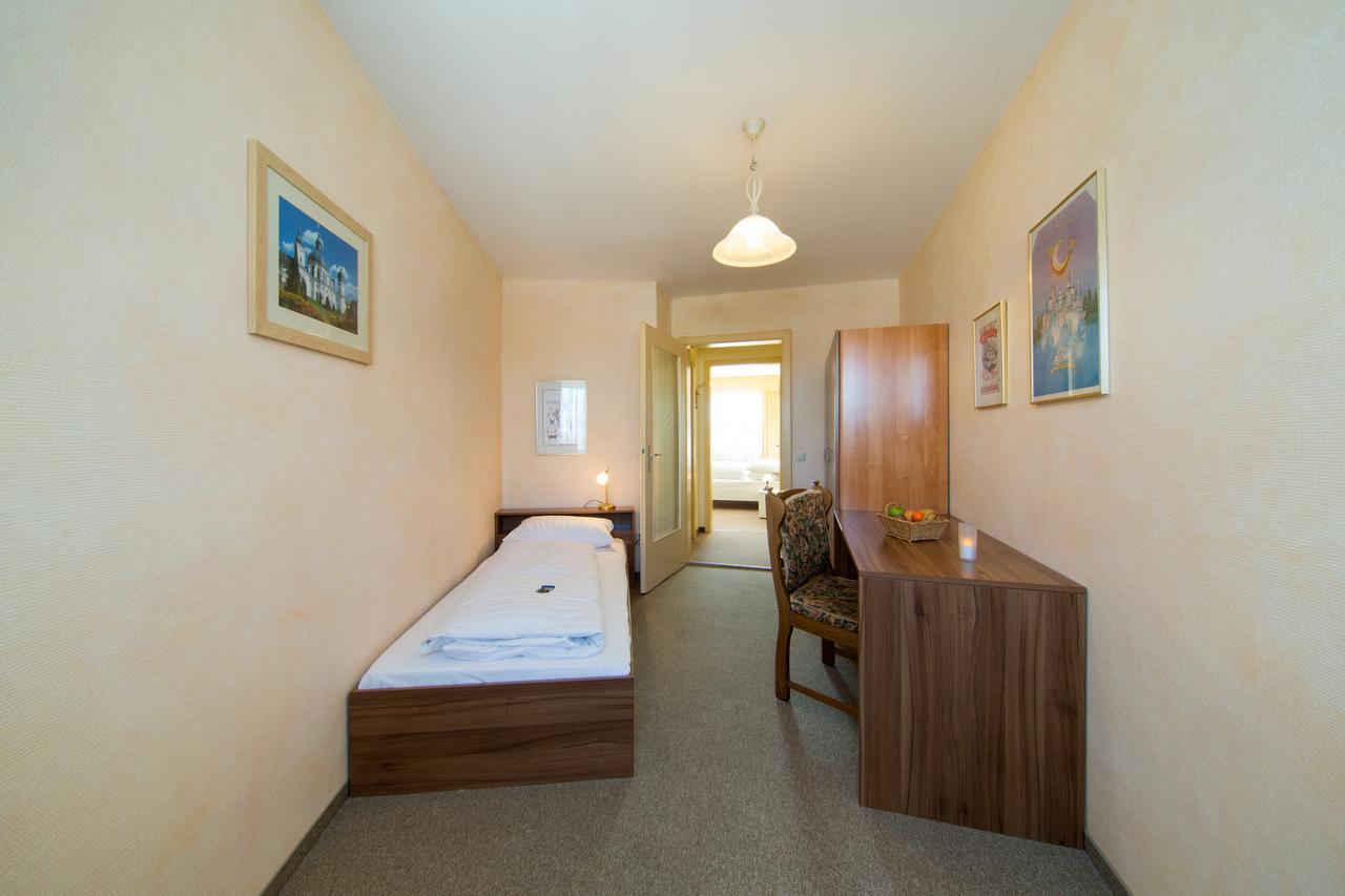 Hotel Simon Гаутинг Экстерьер фото