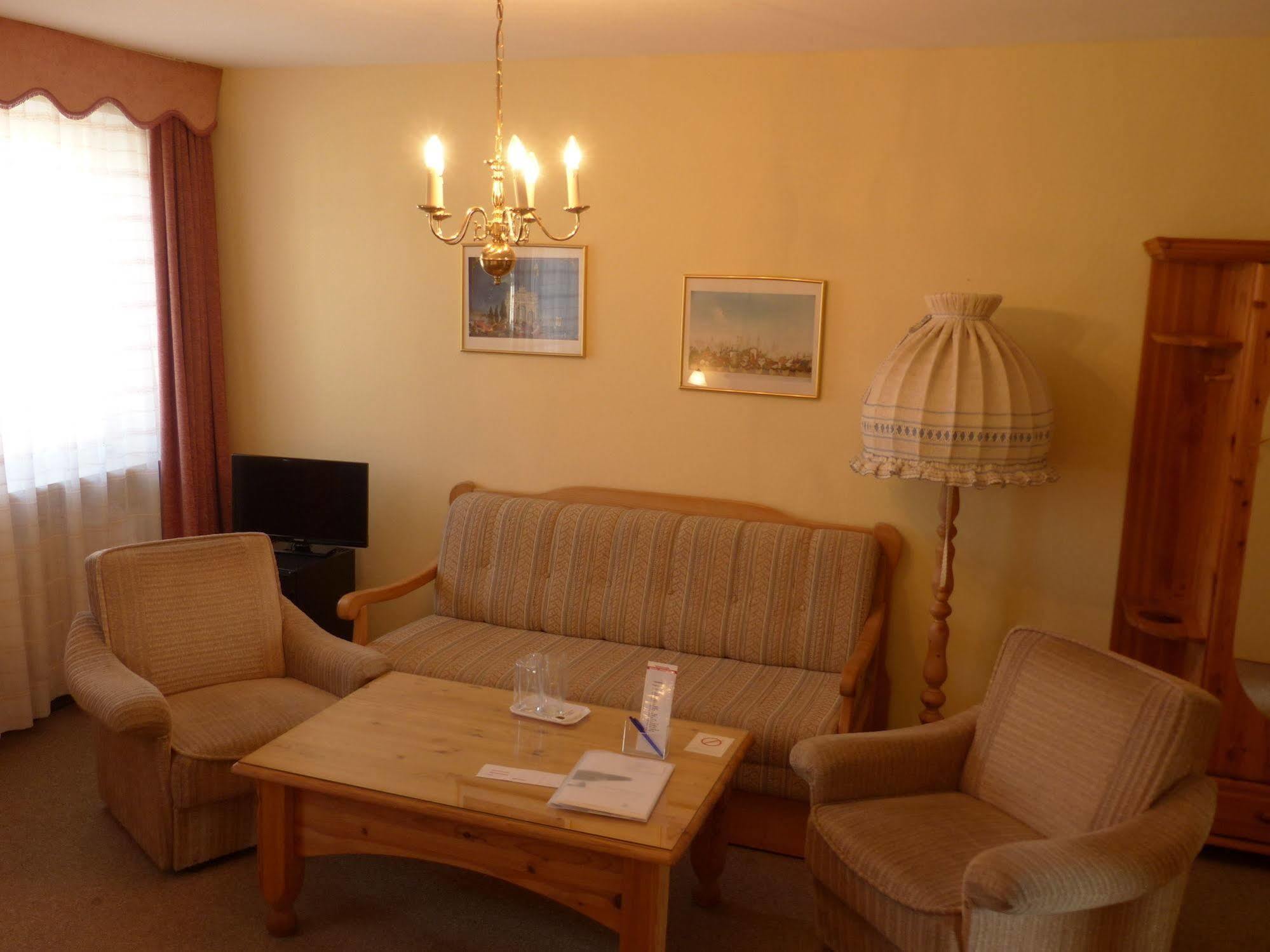 Hotel Simon Гаутинг Экстерьер фото