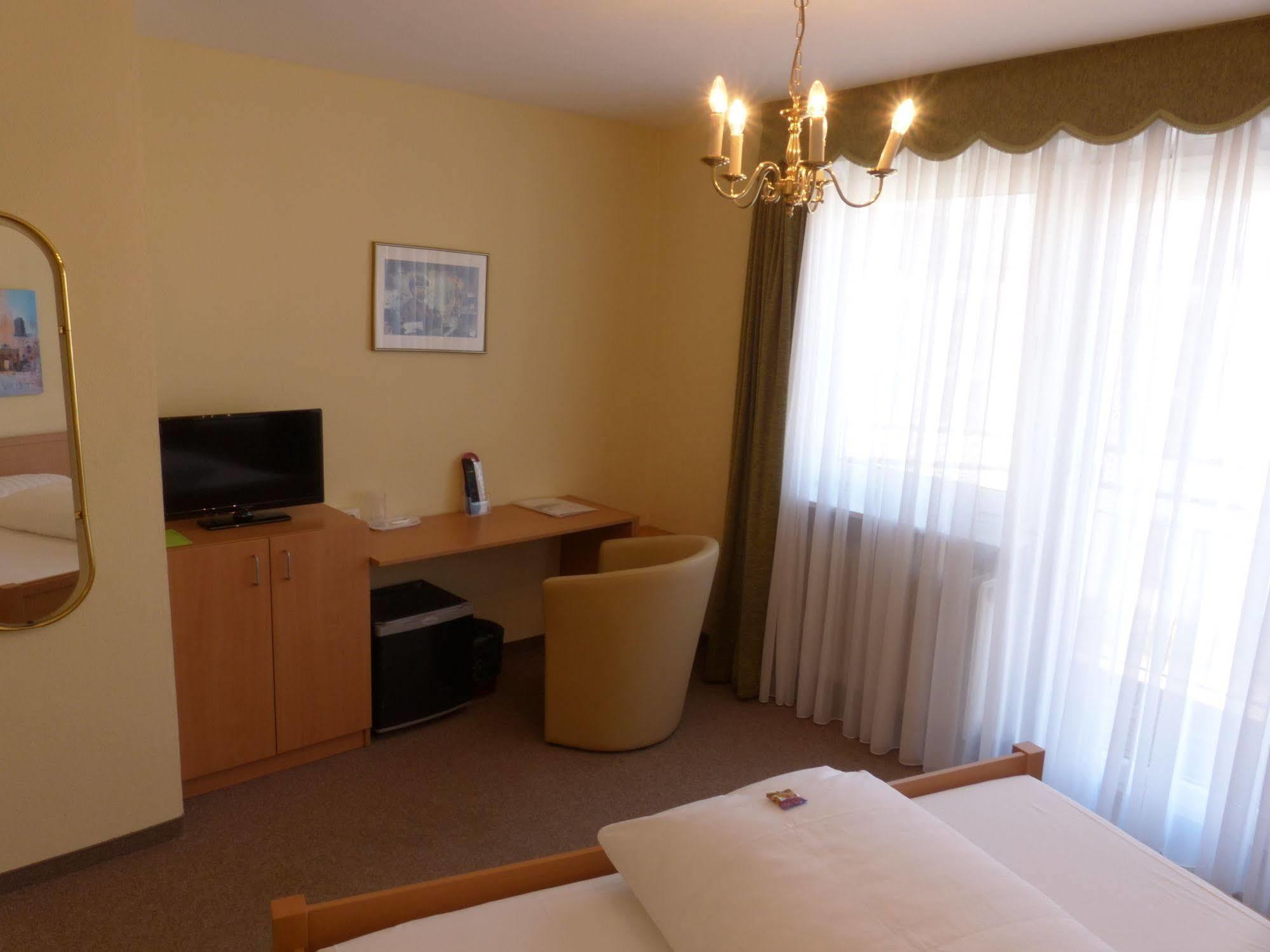 Hotel Simon Гаутинг Экстерьер фото