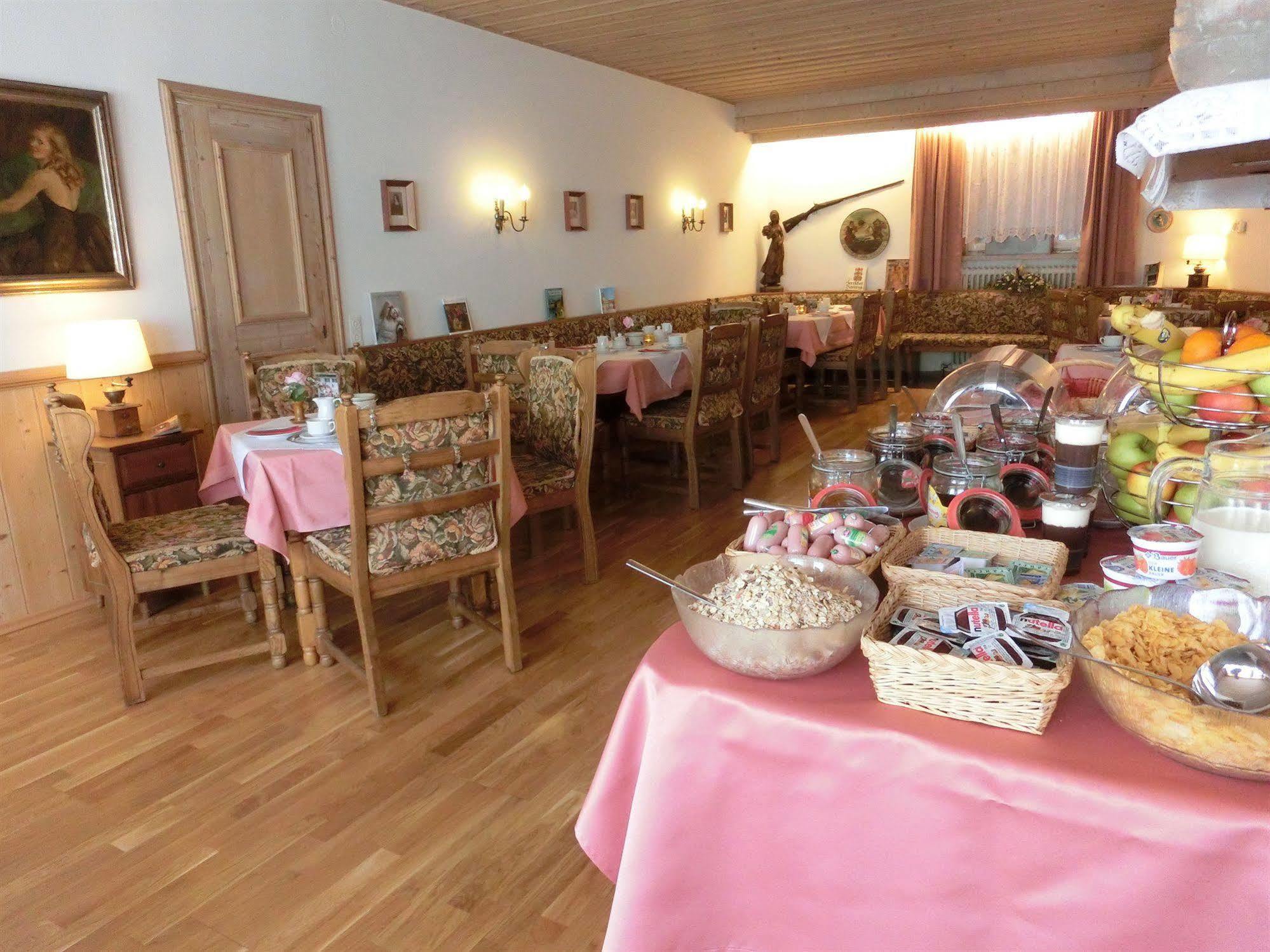 Hotel Simon Гаутинг Экстерьер фото